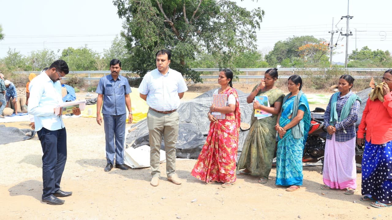  కొనుగోలు, రవాణా వేగవంతం గా జరగాలి    జిల్లా కలెక్టర్ సందీప్ కుమార్ ఝా 